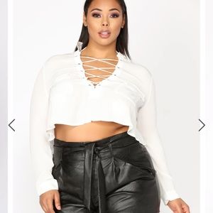 Women’s white crop top NWT!
